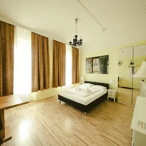  Otel California